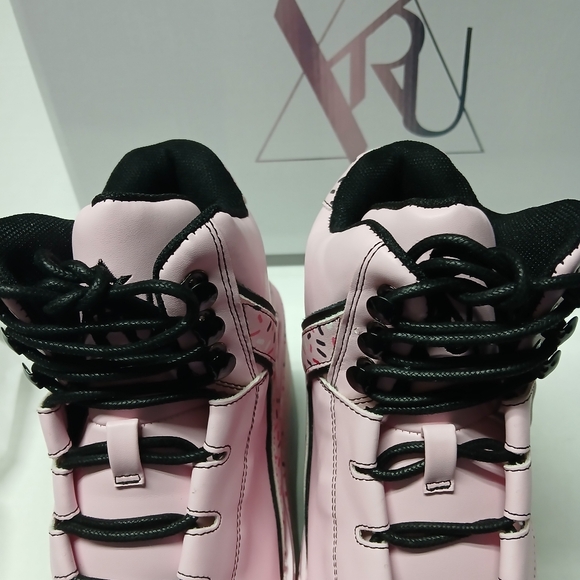 YRU Ice Cream Sprinkles Platform Sneakers Pink Black Sz 7 Qozmo RARE NIB - Picture 7 of 15